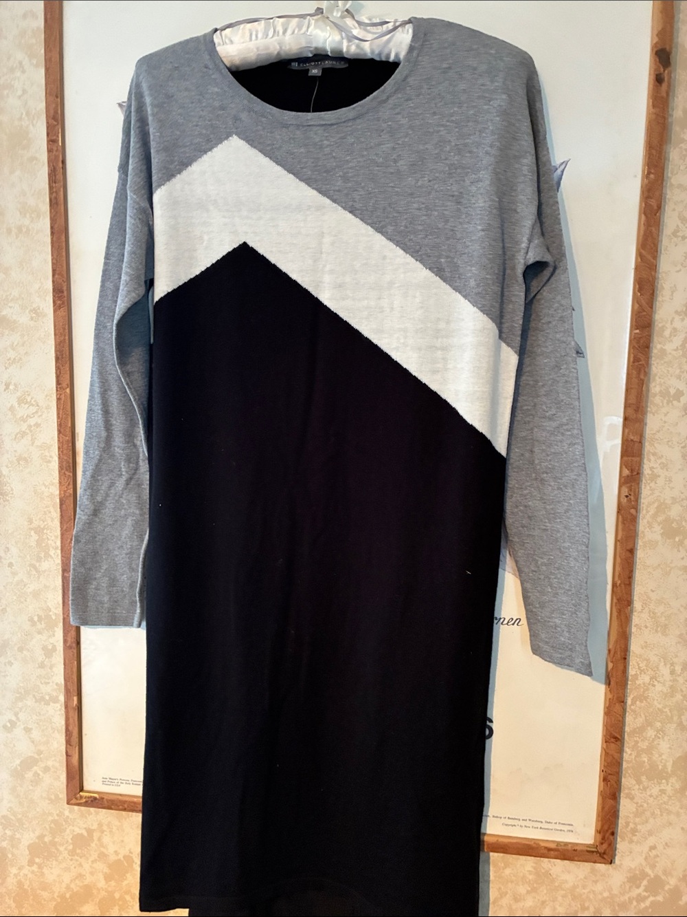 Elliott Lauren Gray White and Black Long Sleeve Colorblock Dress